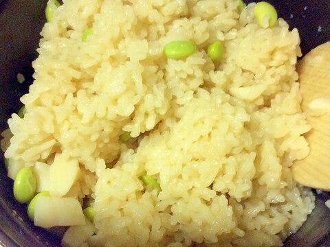 ホタテ貝柱と枝豆の炊き込みご飯